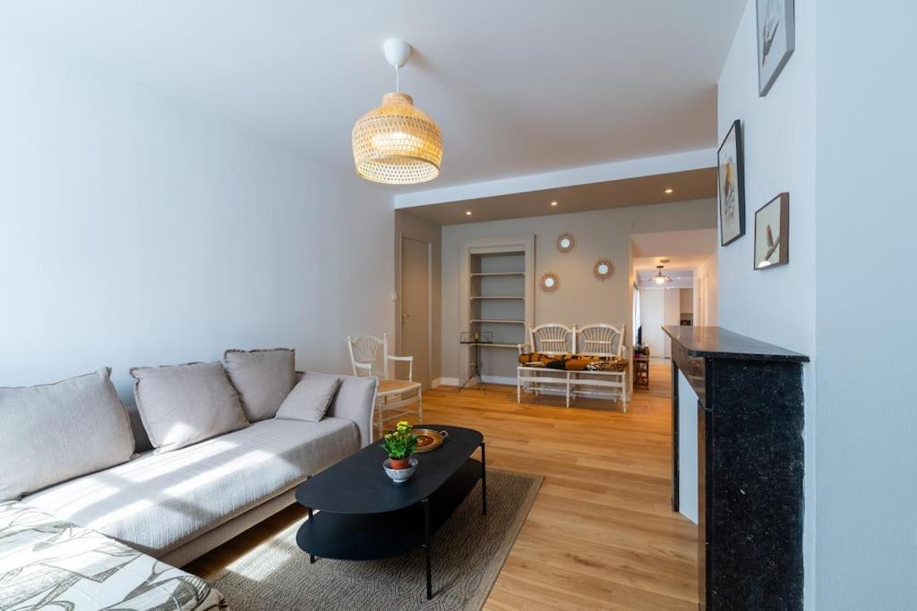Appartement Meuse & Mono, En Hyper Centre Charleville-Mézières Exteriör bild